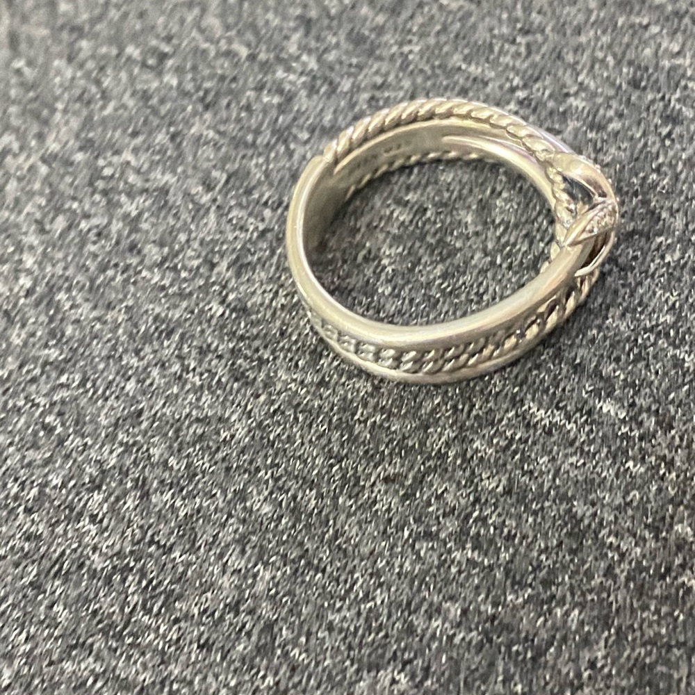 David Yurman Ring Crossover with Diamonds - Picture 5 of 7